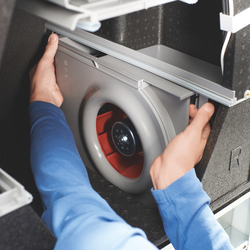 comfort ventilation unit, ComfoAir 350, maintenance, plumber, people