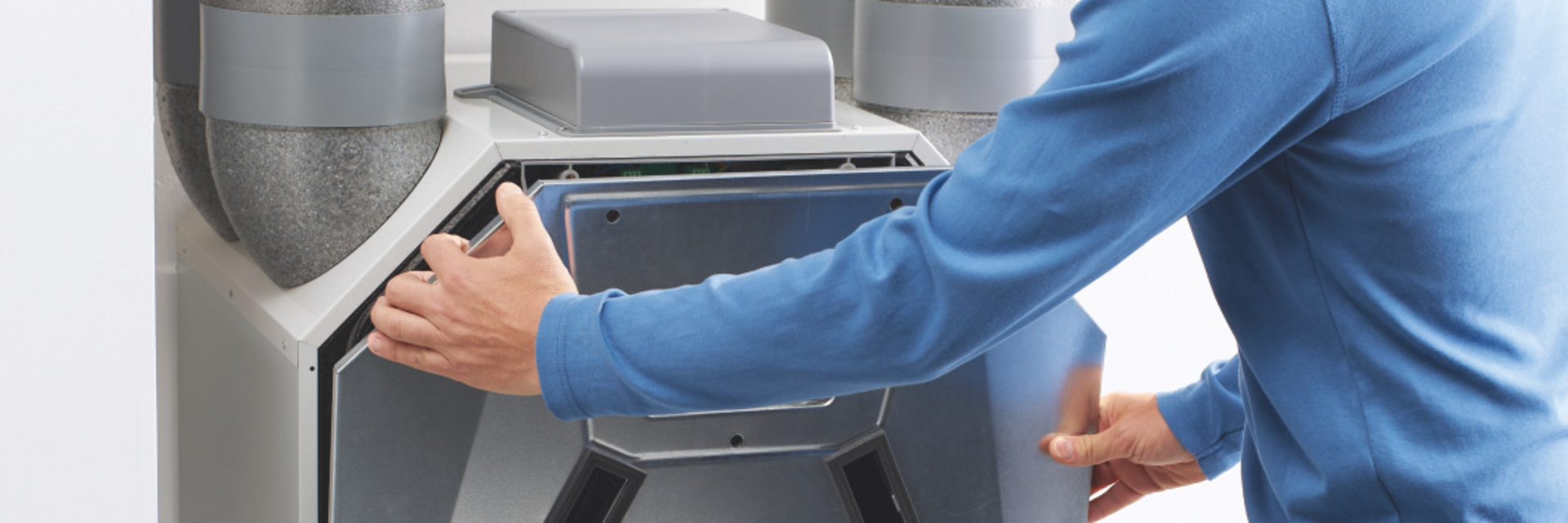 Photograph Zehnder ComfoAir 350 Comfortable indoor ventilation Front view