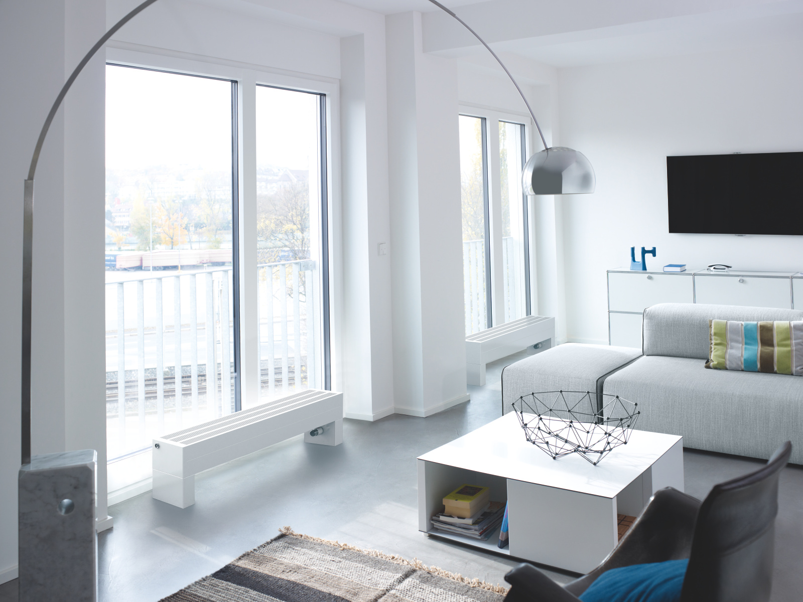 Zehnder_RAD_Radiavector-HY_model 432-1200 block feet, S076, RAL 9016 Rendering Radiavector Bench Decorative radiator Side view