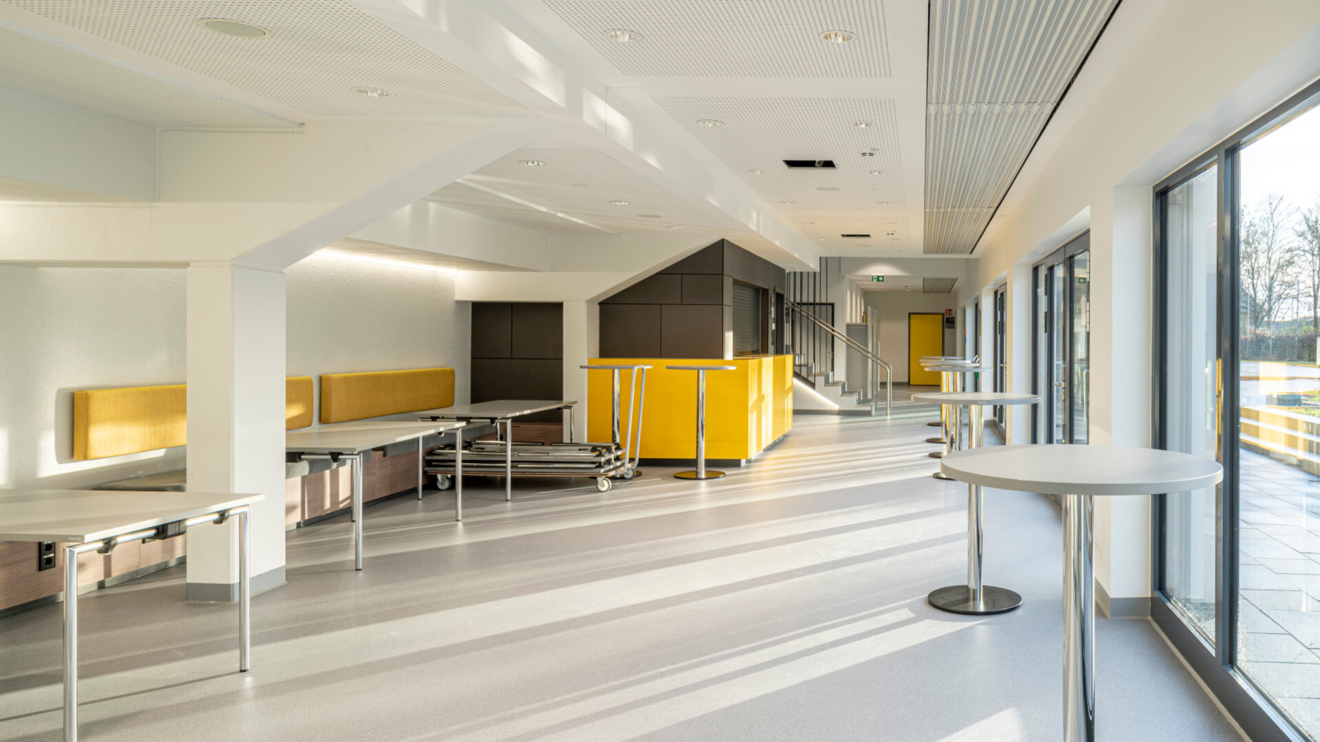 Zehnder ZFP, RHC, CP, Ceiling Panel, Zehnder, Reference, sports hall, foyer, Riedhalle, Steinheim an der Murr