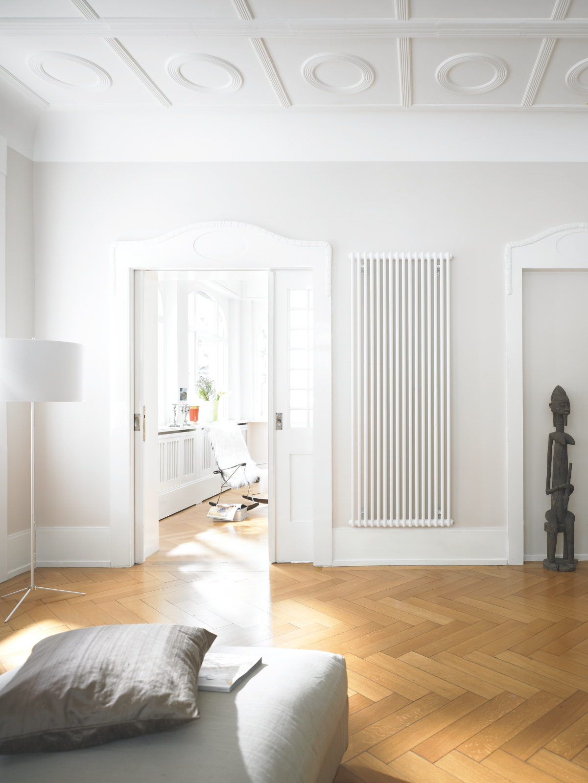 Zehnder_RAD_Charleston_steel_white Rendering Zehnder Charleston Decorative radiator Front view