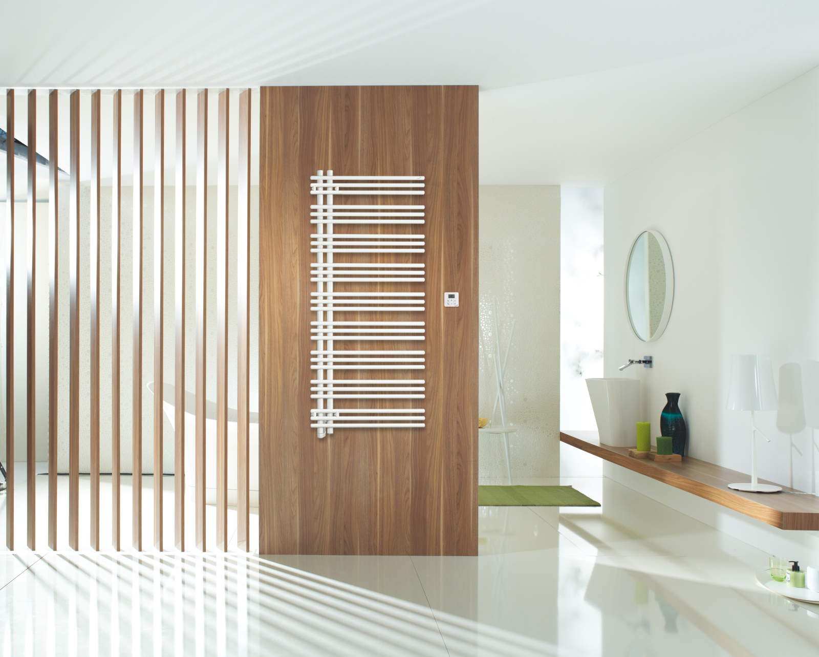 Rendering Zehnder Yucca Asym Decorative radiator Front view