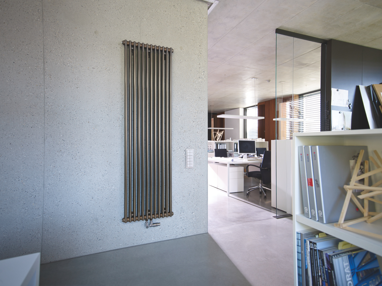 Zehnder_RAD_charleston-HY_2200_12_technoline_ww_buero_05 Rendering Zehnder Charleston Decorative radiator Front view