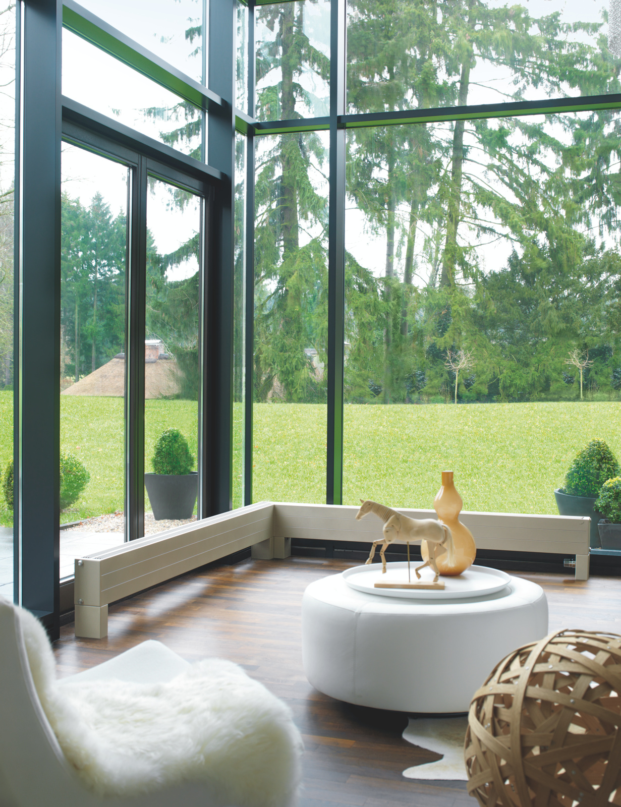 Zehnder_RAD_Radiavector-HY_cream_livingroom_1z1,3 Rendering Zehnder Radiavector Decorative radiator 3D view