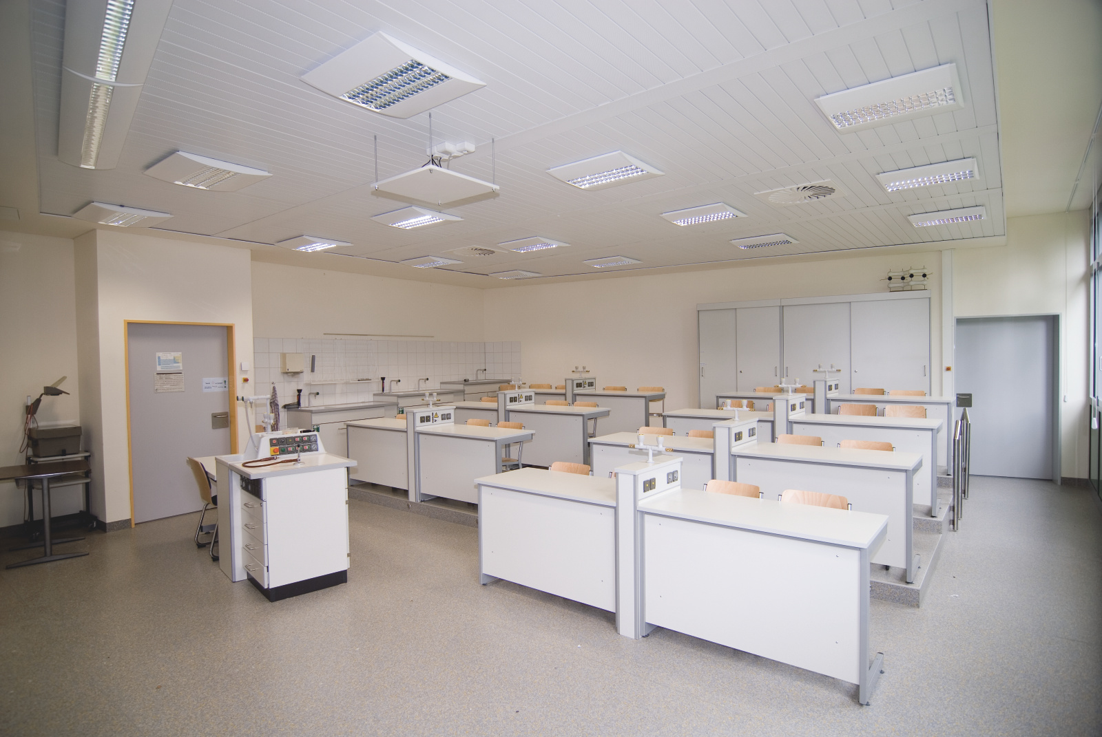 secondary school, high school, Wertingen, Germany, laboratory, Reference, Closed ceilings