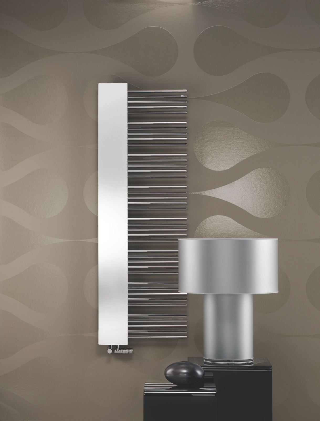 Rendering Zehnder Yucca Mirror Decorative radiator Front view