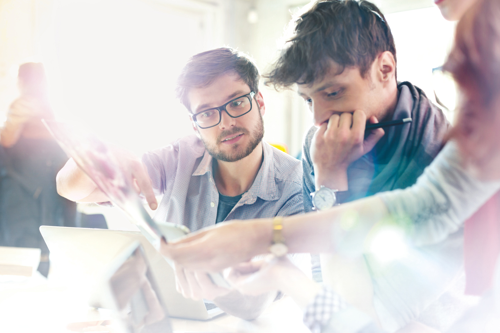 Zehnder_Key_Visual_Advantage_In_Knowledge_02