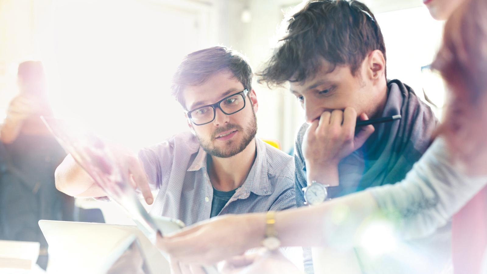 Zehnder_Key_Visual_Advantage_In_Knowledge_02